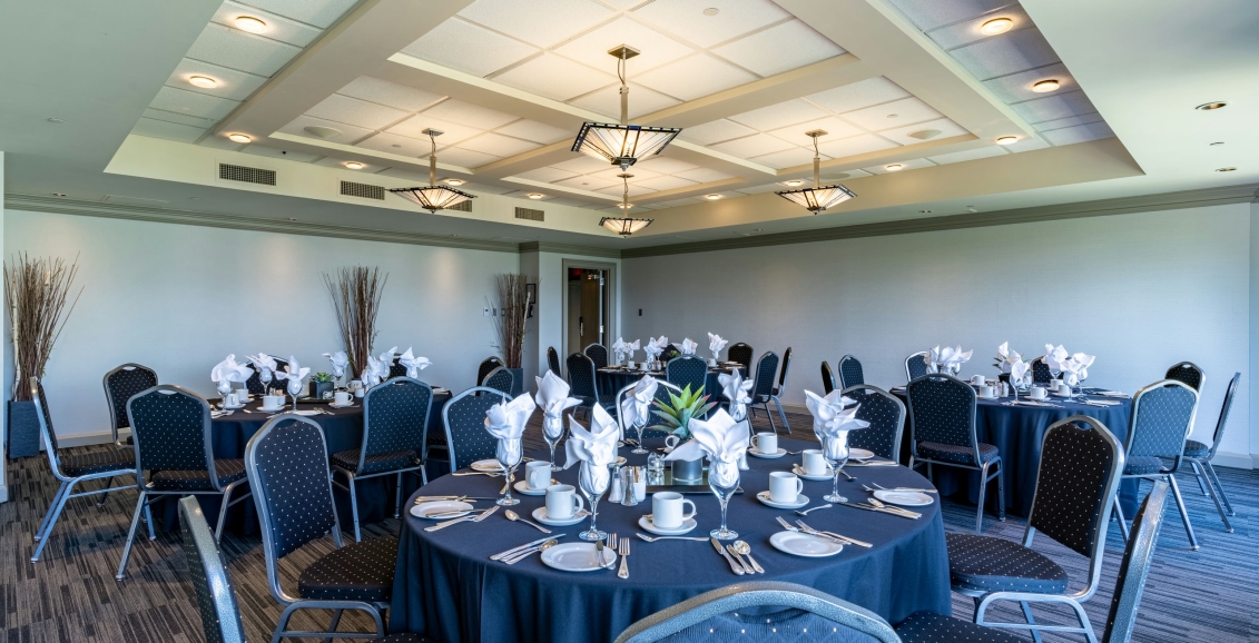 chairs and tables at the hawthorn room