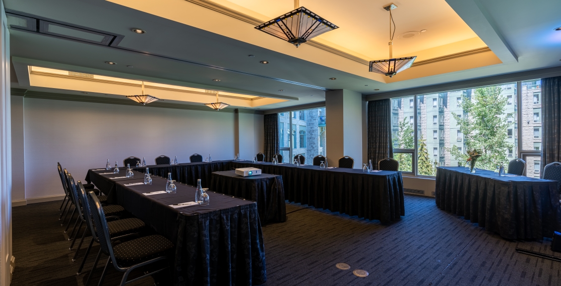 A conference room at the rimrock resort