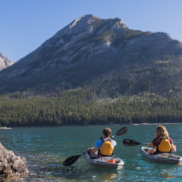 Two people renting boats in Banff