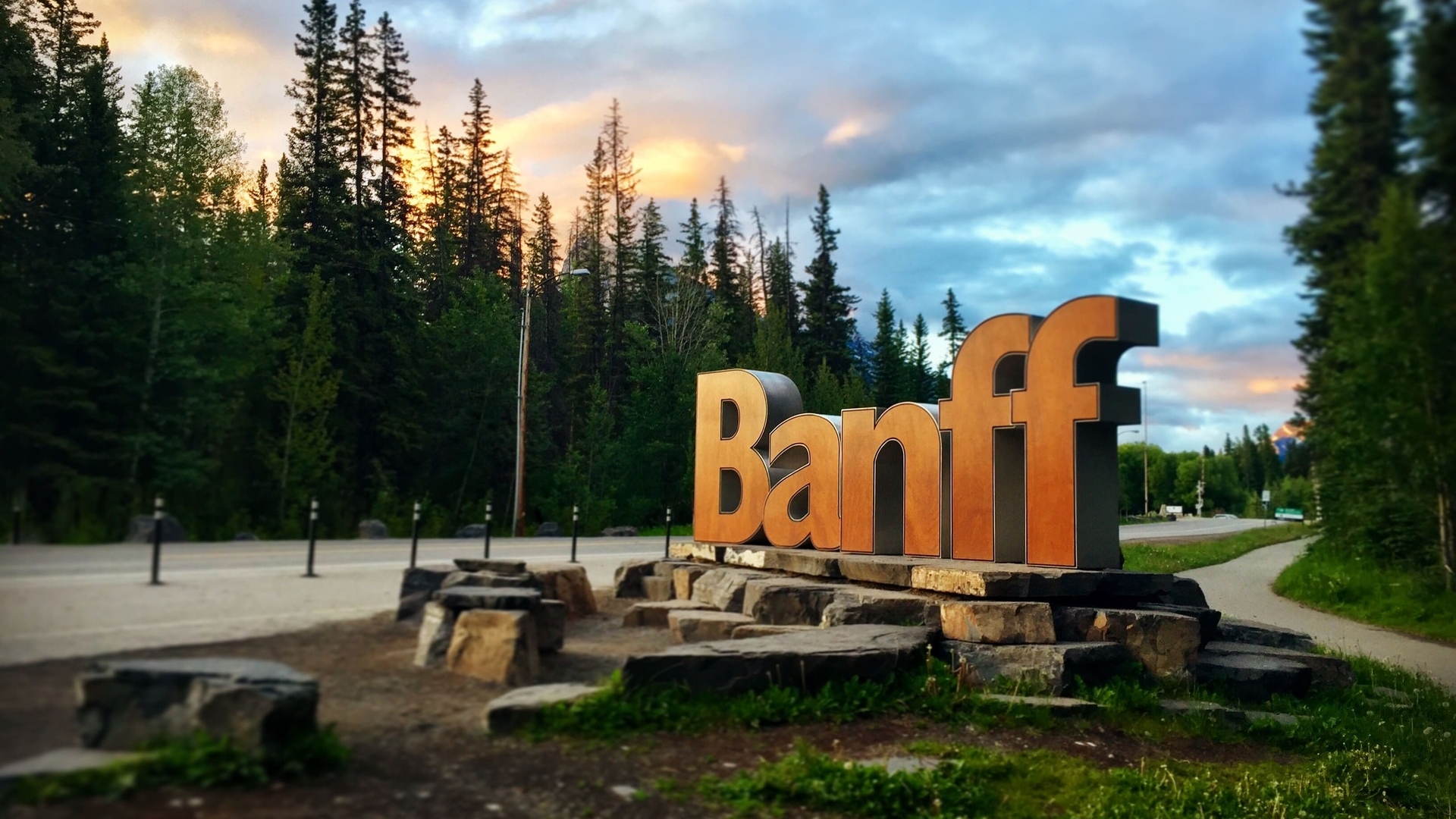 A sign for the Banff Whyte Museum