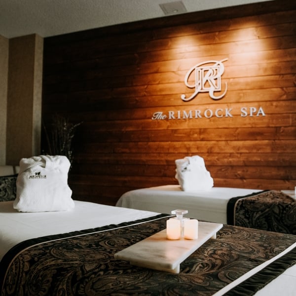 A sign for the rimrock spa