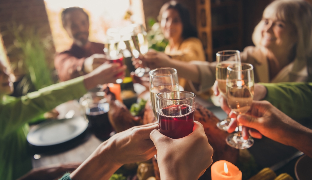 Friends and family cheering on Thanksgiving